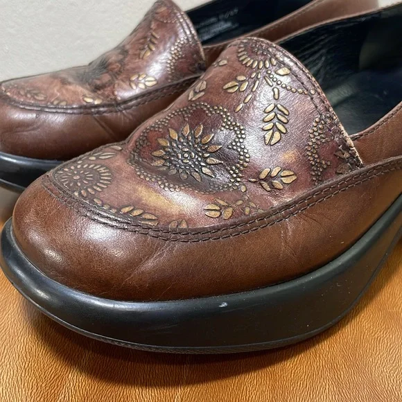 Dansko Brown Floral Mules - Picture 11 of 15